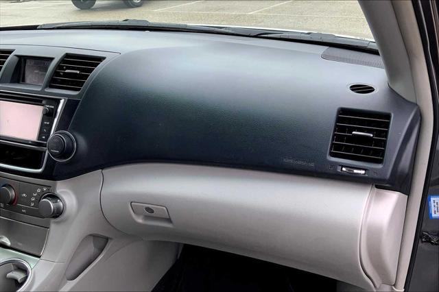 used 2013 Toyota Highlander car, priced at $12,499
