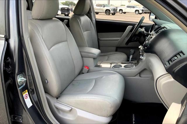 used 2013 Toyota Highlander car, priced at $11,900