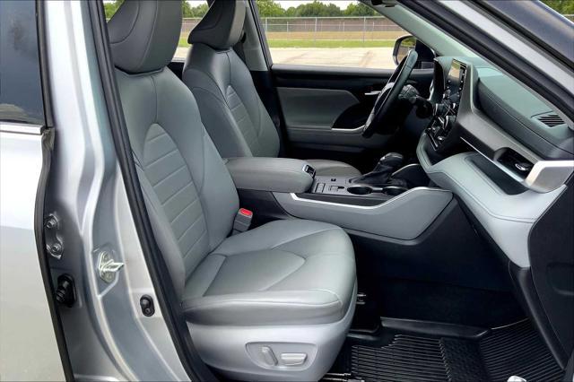 used 2022 Toyota Highlander Hybrid car, priced at $34,754