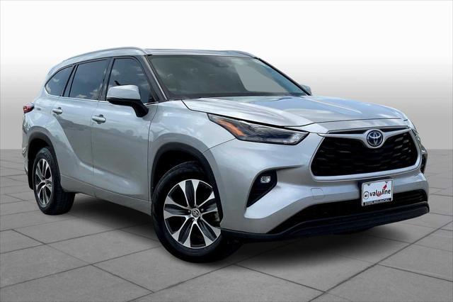 used 2022 Toyota Highlander Hybrid car, priced at $34,754