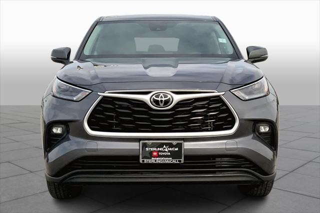 used 2023 Toyota Highlander car, priced at $32,998