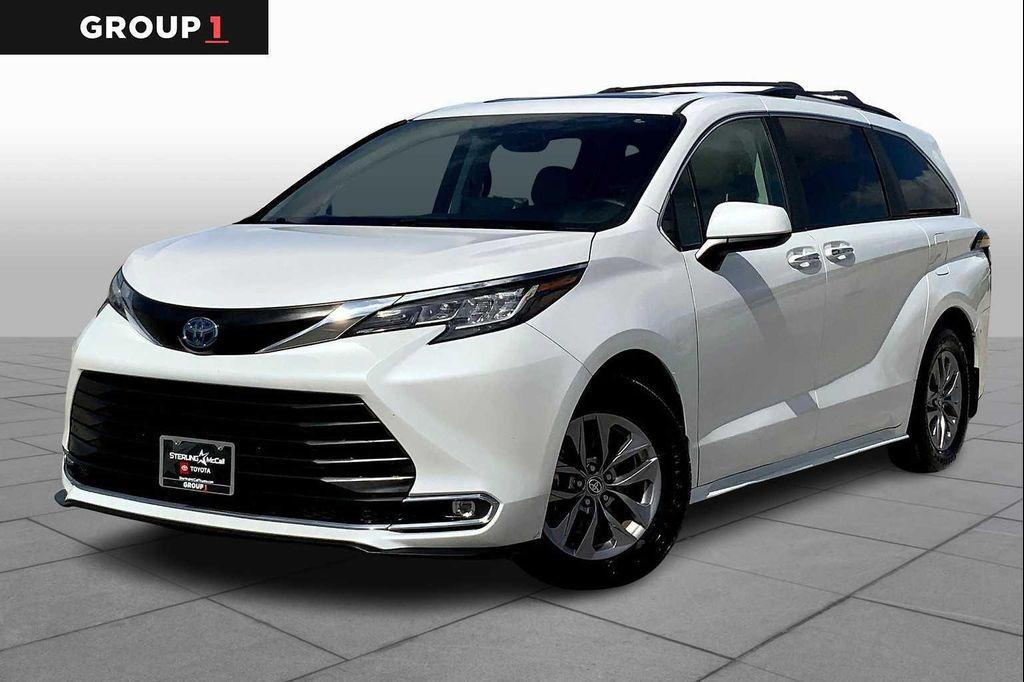 used 2023 Toyota Sienna car, priced at $34,527