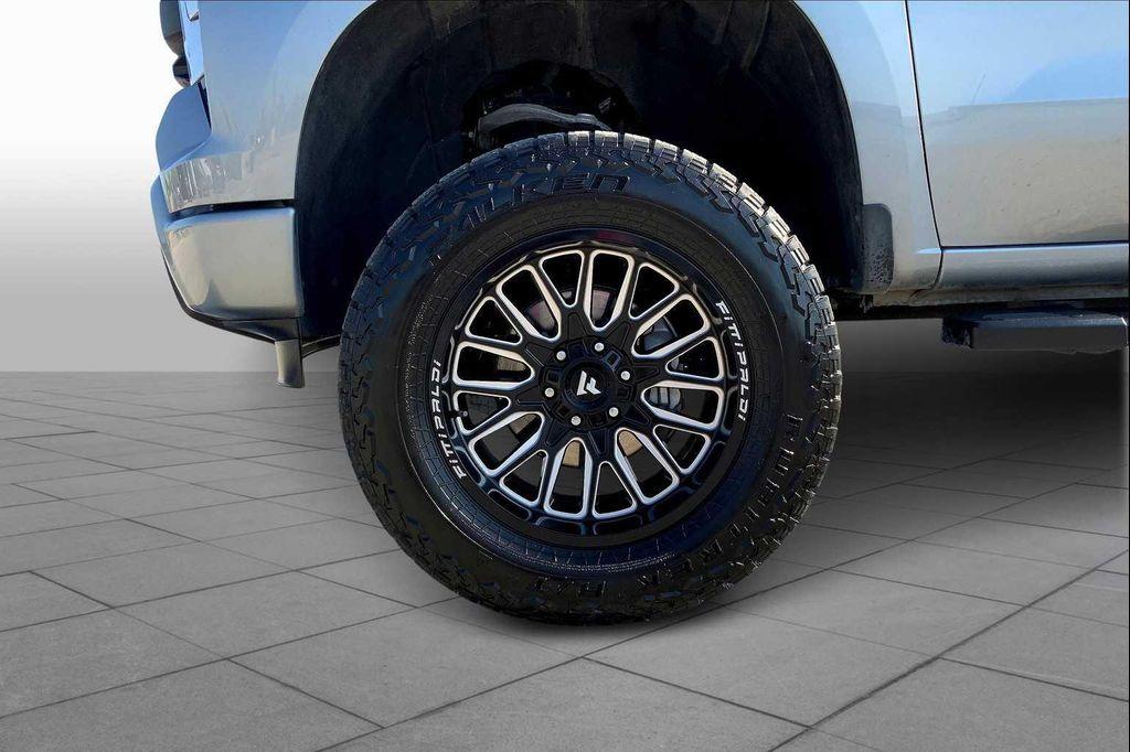 used 2024 Chevrolet Silverado 1500 car, priced at $40,995
