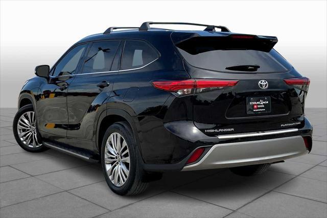 used 2022 Toyota Highlander car, priced at $41,561