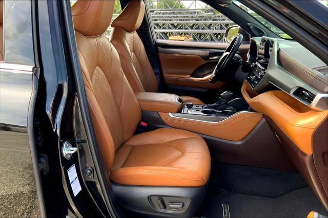 used 2022 Toyota Highlander car, priced at $41,561