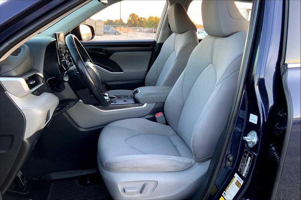 used 2021 Toyota Highlander car, priced at $20,744