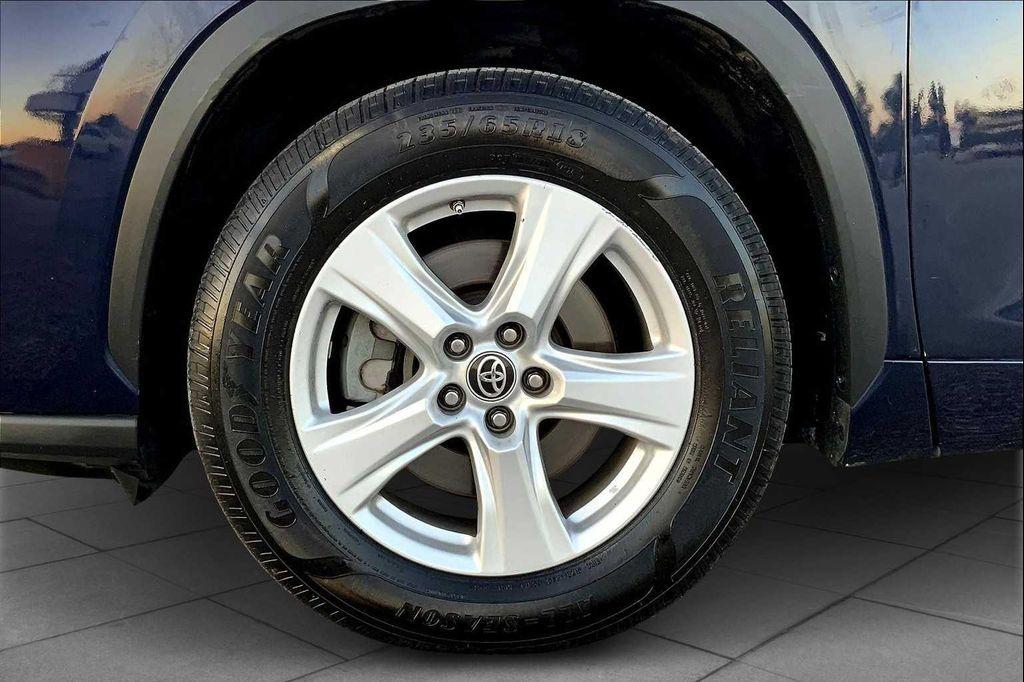 used 2021 Toyota Highlander car, priced at $20,744