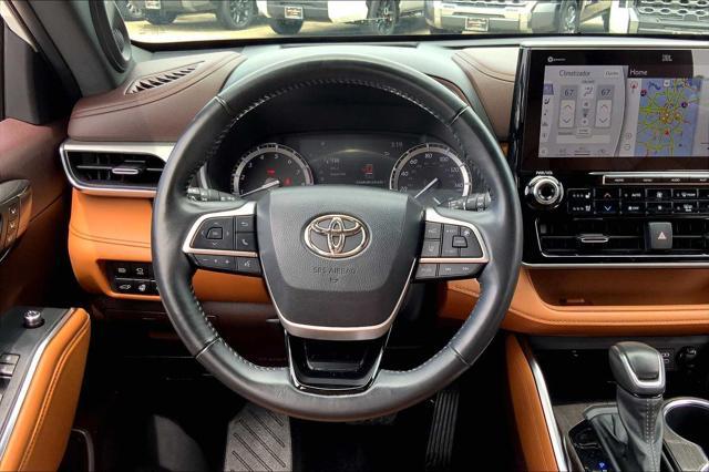 used 2022 Toyota Highlander car, priced at $37,861
