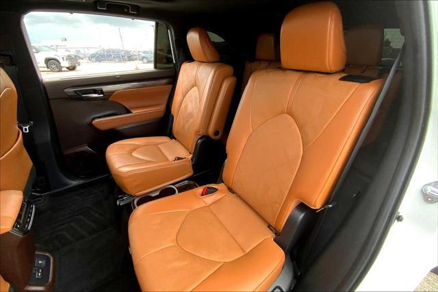 used 2022 Toyota Highlander car, priced at $37,861