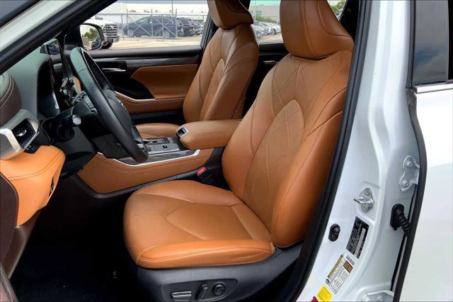 used 2022 Toyota Highlander car, priced at $37,861