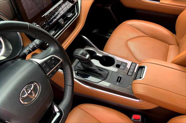 used 2022 Toyota Highlander car, priced at $37,861