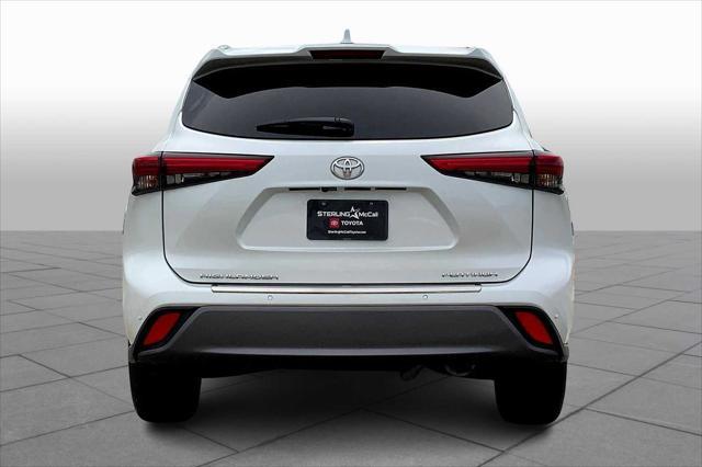 used 2022 Toyota Highlander car, priced at $37,861