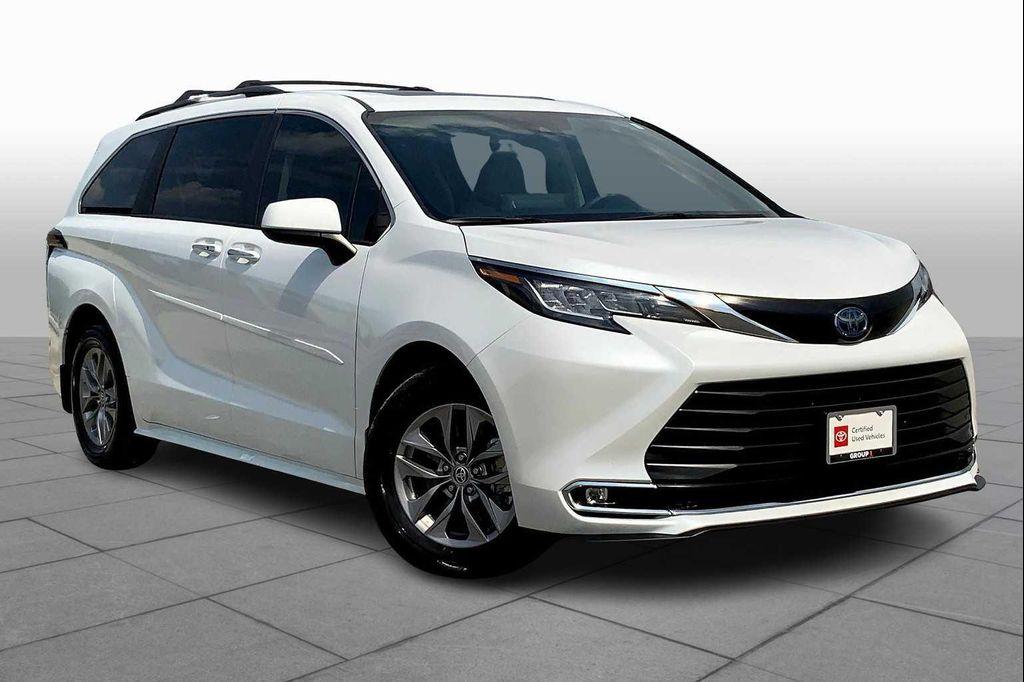 used 2022 Toyota Sienna car, priced at $41,988