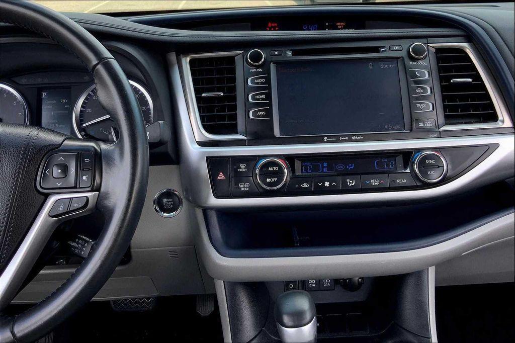 used 2019 Toyota Highlander car, priced at $27,480