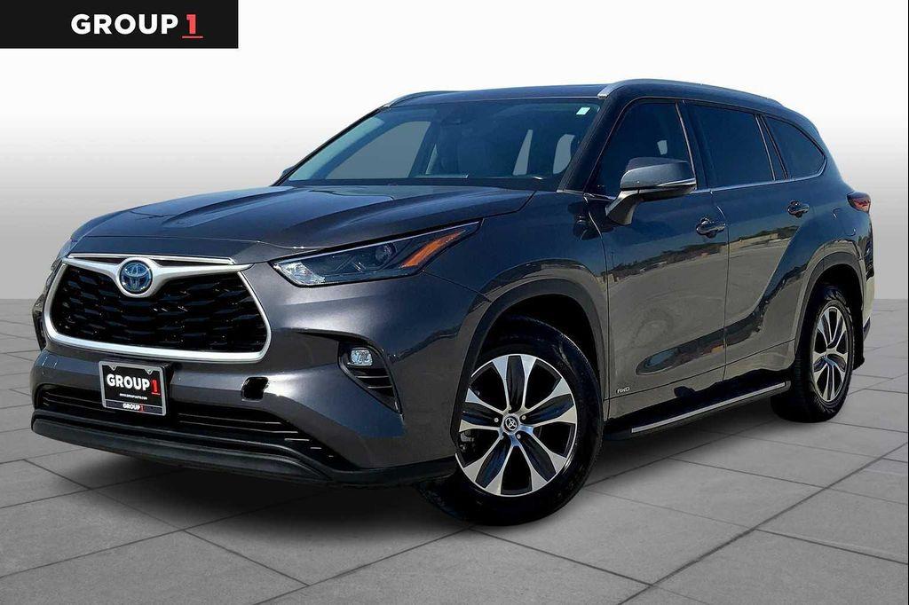 used 2022 Toyota Highlander Hybrid car, priced at $37,997