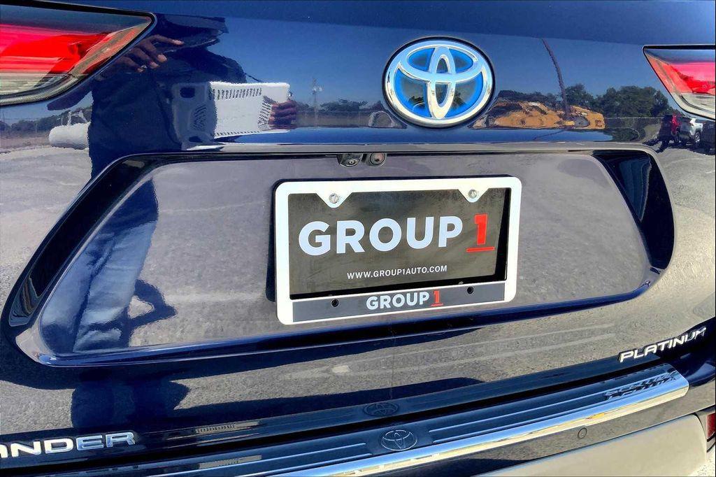 used 2022 Toyota Highlander Hybrid car, priced at $47,258