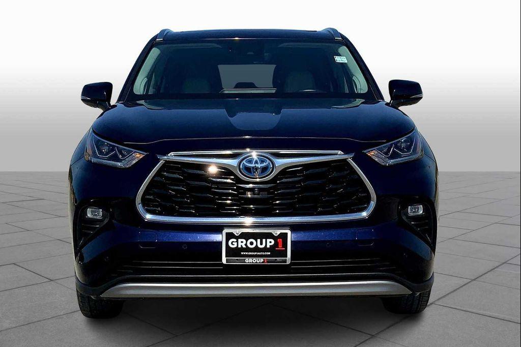 used 2022 Toyota Highlander Hybrid car, priced at $47,258
