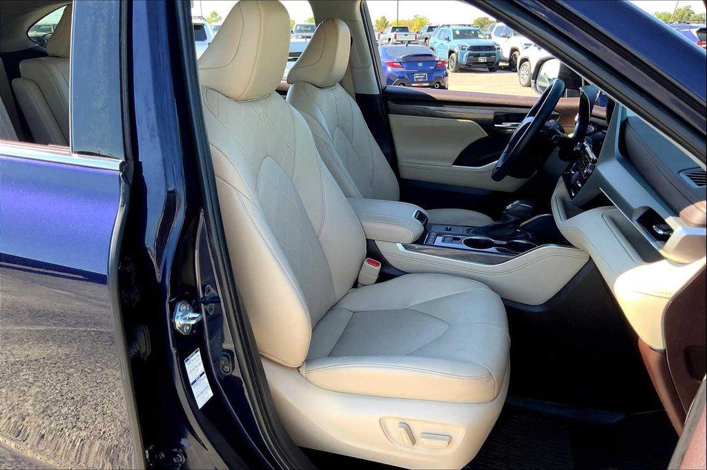 used 2022 Toyota Highlander Hybrid car, priced at $47,258