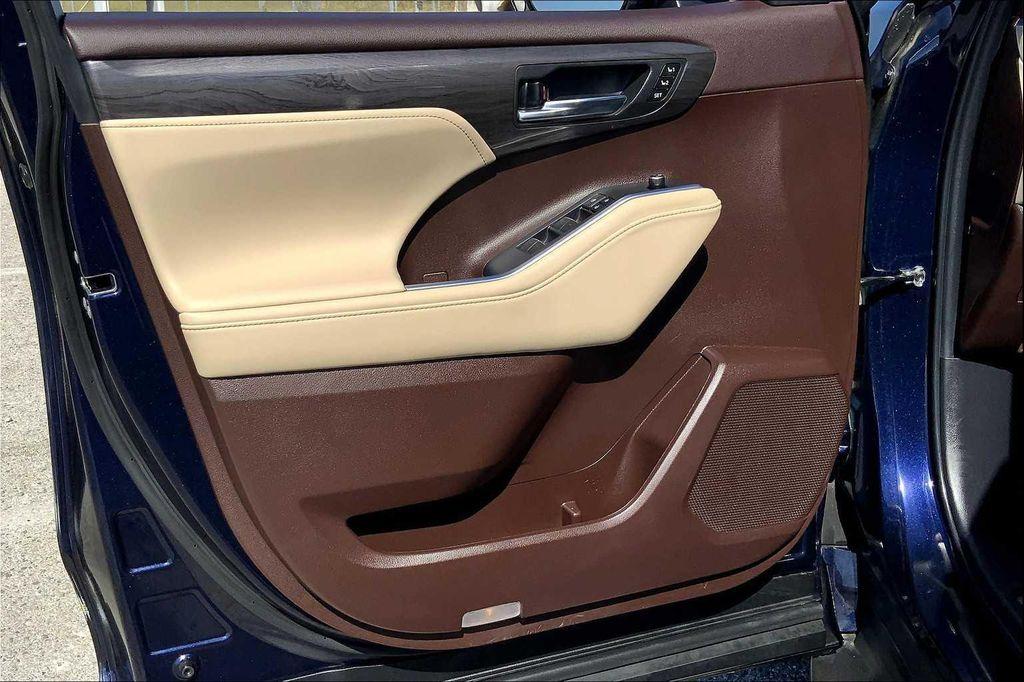 used 2022 Toyota Highlander Hybrid car, priced at $47,258