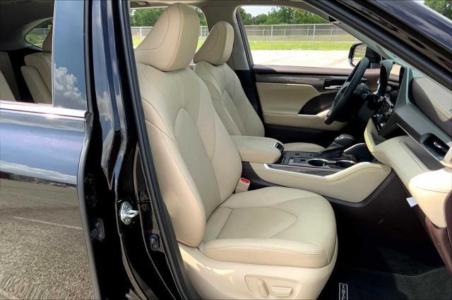 used 2020 Toyota Highlander car, priced at $33,994