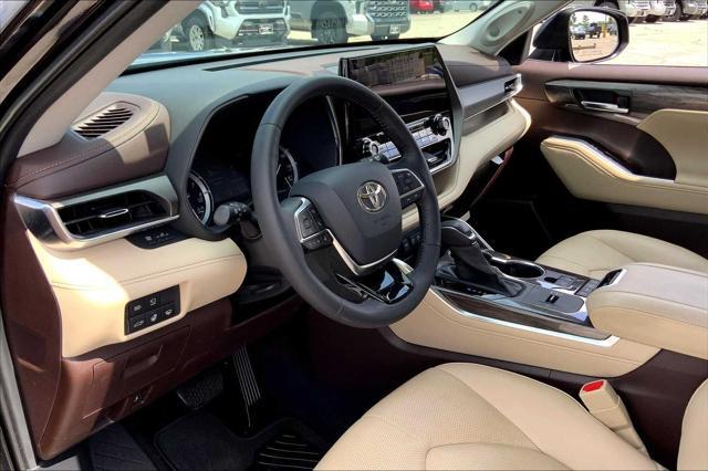 used 2020 Toyota Highlander car, priced at $33,994