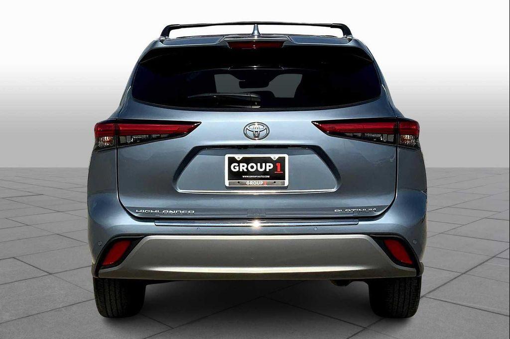 used 2022 Toyota Highlander car, priced at $38,536