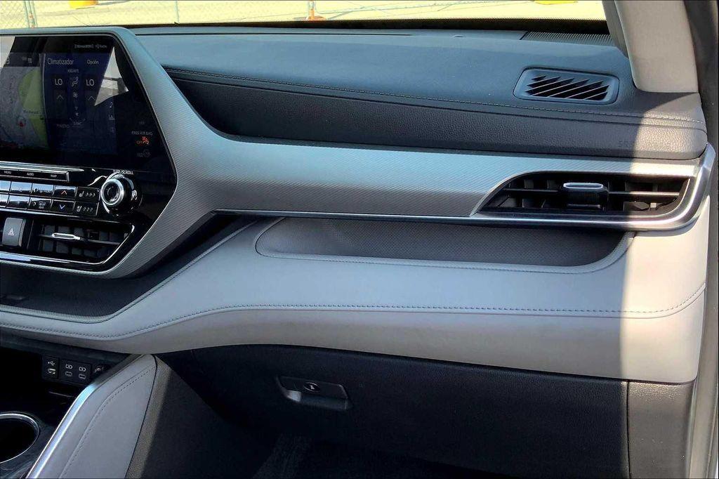 used 2022 Toyota Highlander car, priced at $38,536