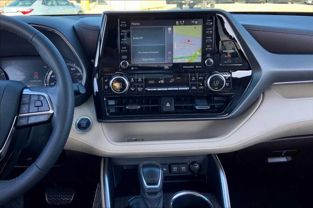 used 2021 Toyota Highlander car, priced at $35,584