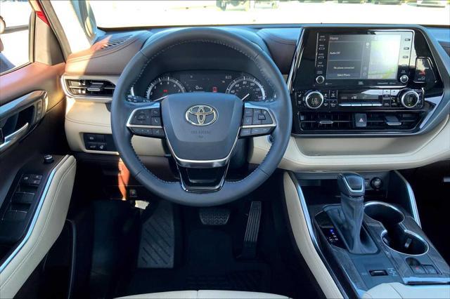 used 2021 Toyota Highlander car, priced at $35,584