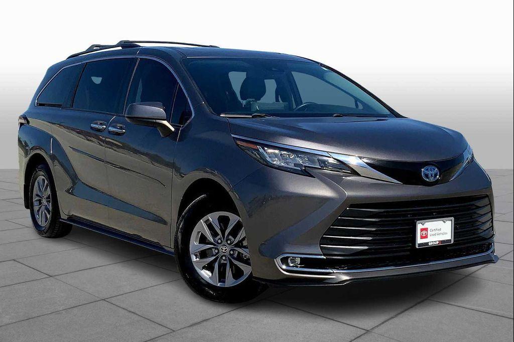 used 2022 Toyota Sienna car, priced at $38,994