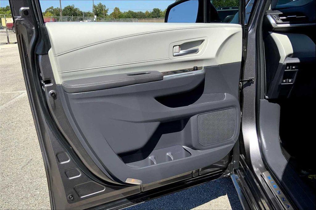 used 2022 Toyota Sienna car, priced at $38,994
