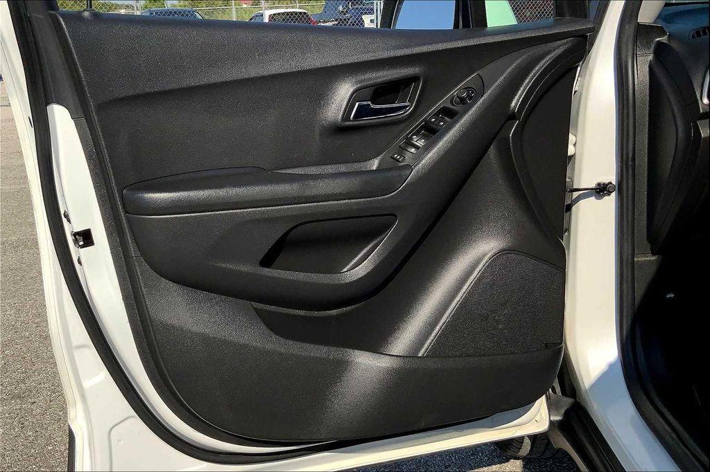 used 2022 Chevrolet Trax car, priced at $15,978