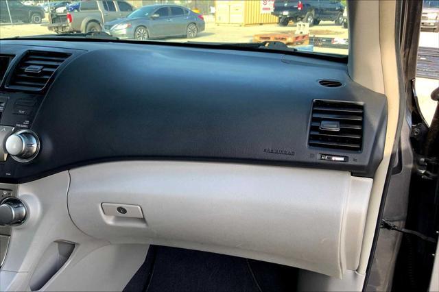 used 2012 Toyota Highlander car, priced at $11,994
