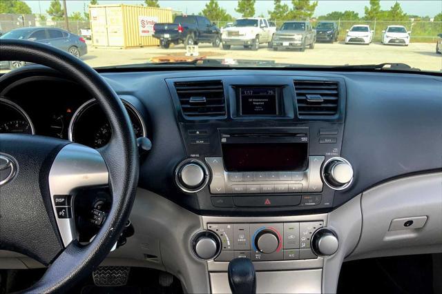 used 2012 Toyota Highlander car, priced at $11,994
