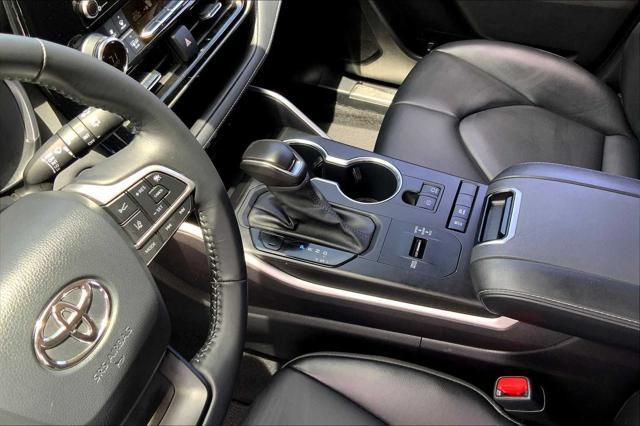 used 2022 Toyota Highlander Hybrid car, priced at $41,952