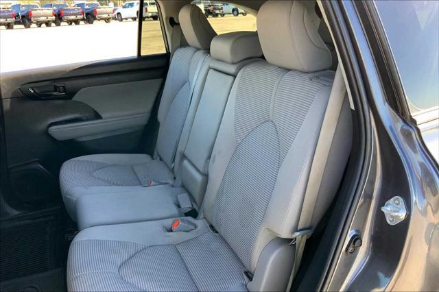 used 2022 Toyota Highlander car, priced at $31,450