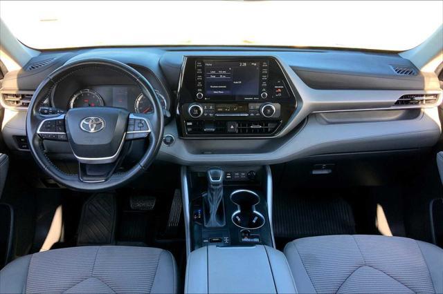 used 2022 Toyota Highlander car, priced at $31,450