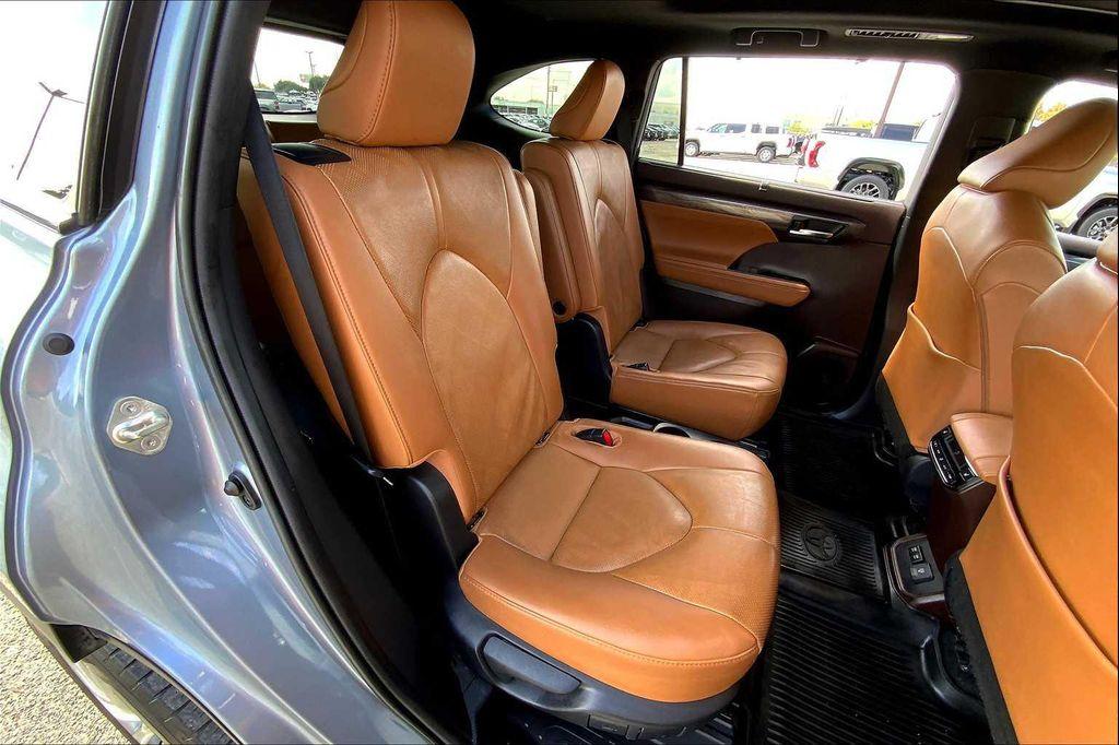 used 2020 Toyota Highlander car, priced at $34,950