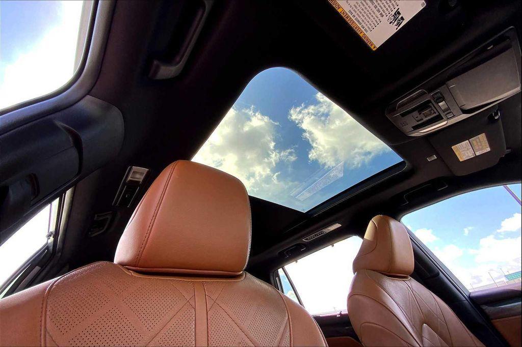 used 2020 Toyota Highlander car, priced at $34,950