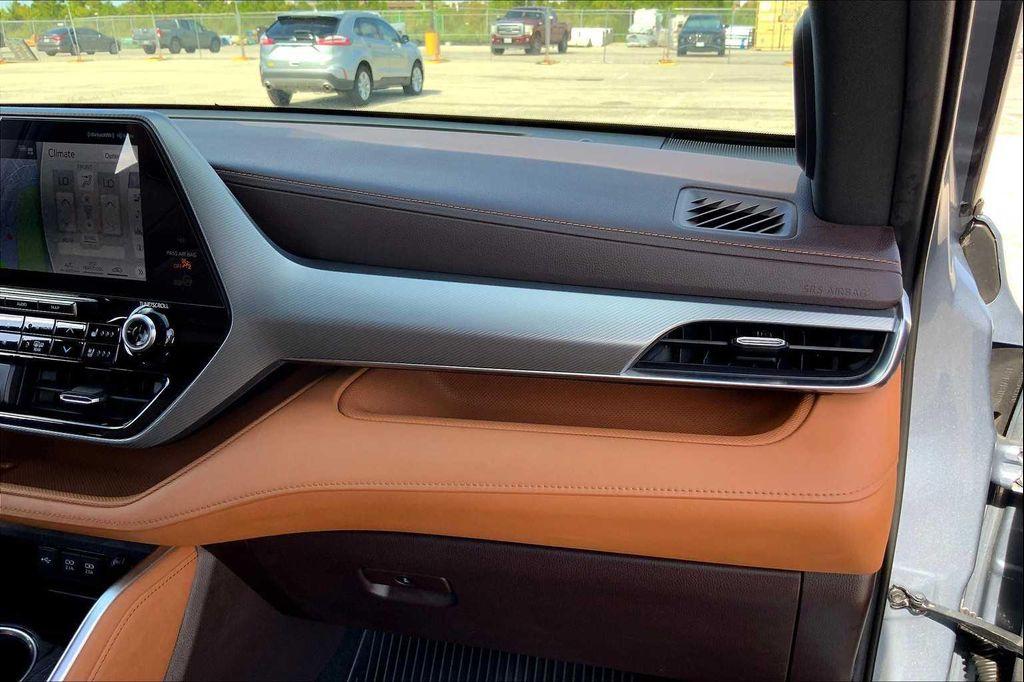 used 2020 Toyota Highlander car, priced at $34,950