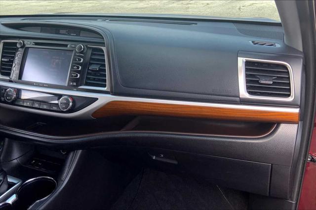 used 2019 Toyota Highlander car, priced at $26,854