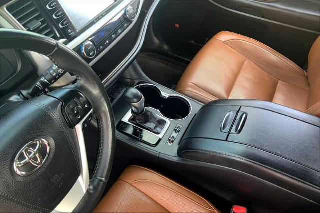 used 2019 Toyota Highlander car, priced at $26,854