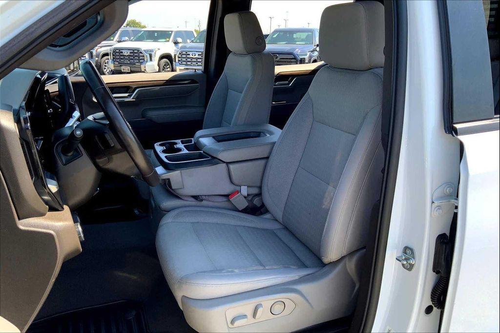 used 2022 Chevrolet Silverado 1500 car, priced at $34,996