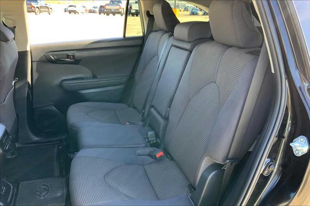 used 2022 Toyota Highlander car, priced at $31,049