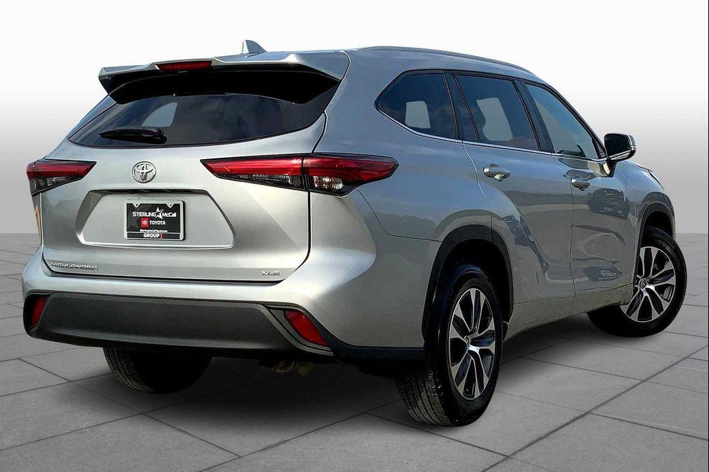 used 2023 Toyota Highlander car, priced at $36,914