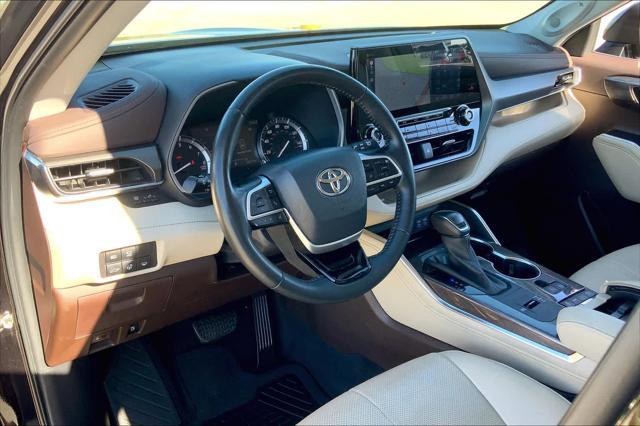 used 2022 Toyota Highlander car, priced at $41,416