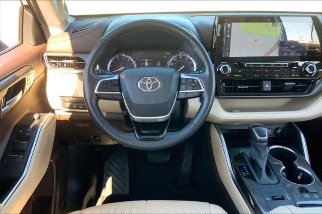 used 2022 Toyota Highlander car, priced at $41,416