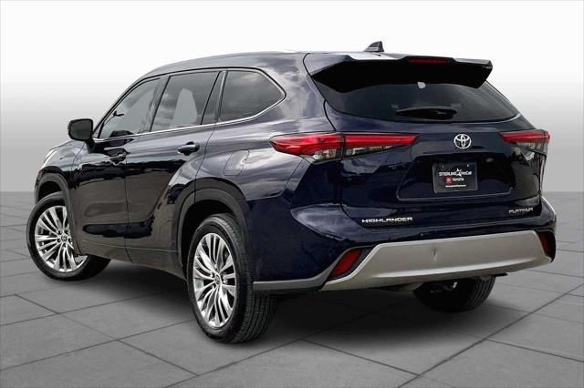 used 2021 Toyota Highlander car, priced at $34,356