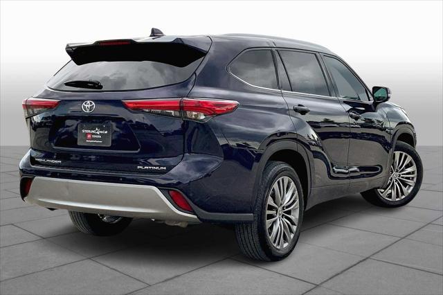 used 2021 Toyota Highlander car, priced at $34,356