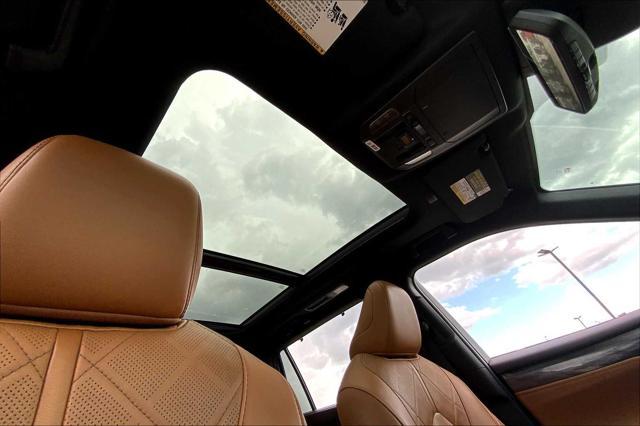 used 2021 Toyota Highlander car, priced at $34,356